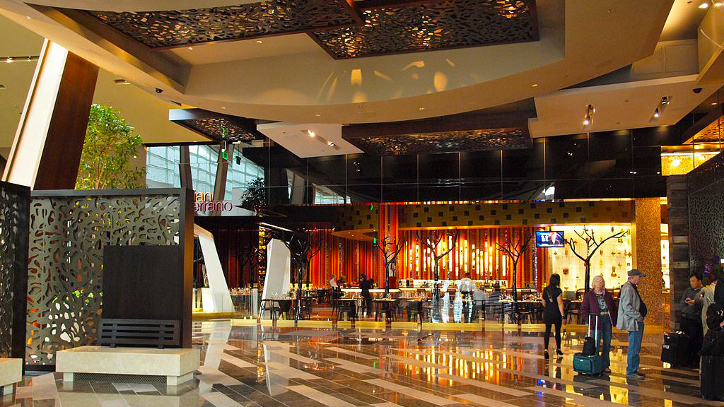 Aria lobby, med Julian Serrano restaurenten i baggrunden. Foto: Colin Rose